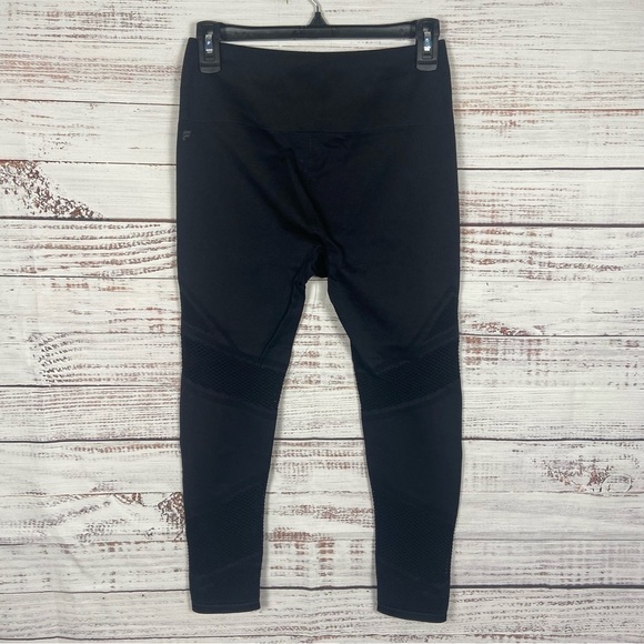Fabletics Black mesh detail size small cropped leggings - Picture 2 of 5